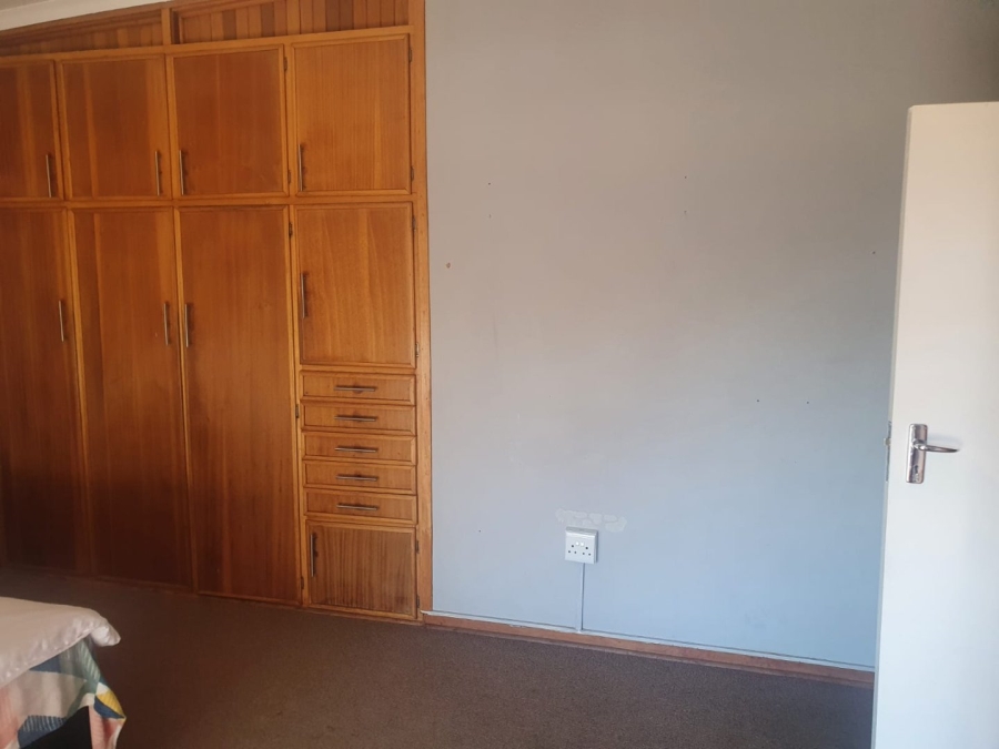 To Let 6 Bedroom Property for Rent in Jan Cillierspark Free State